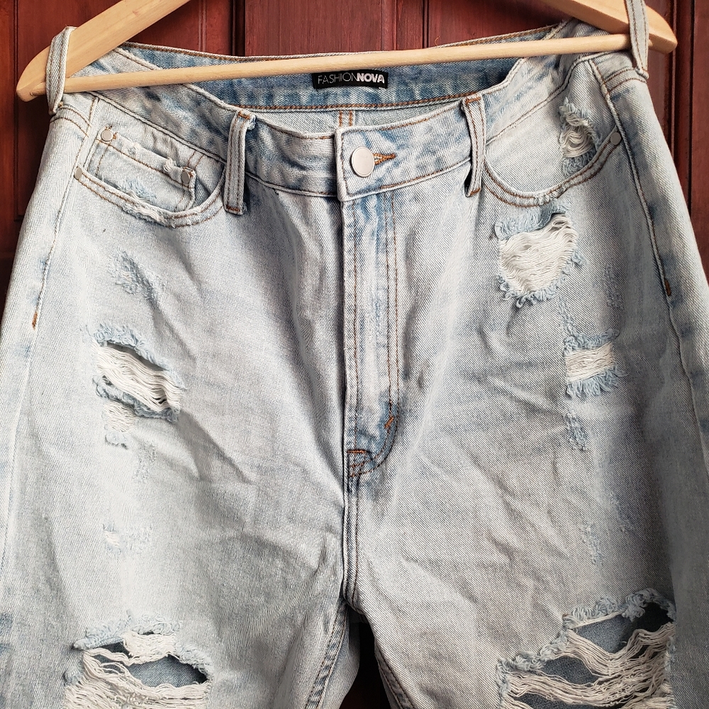 Ripped Lightwash Fashion Nova Skinny Jeans, Size 15